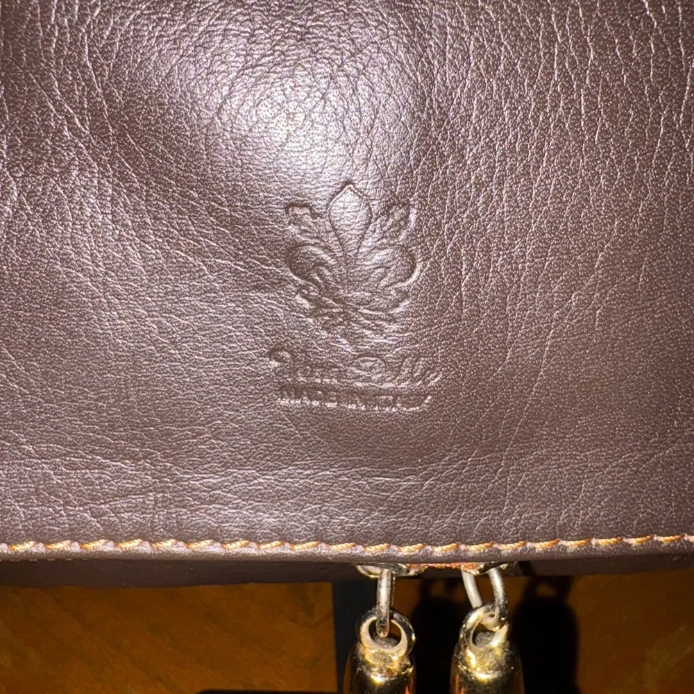 Vera Pelle Leather Crossbody - Picture 2 of 6